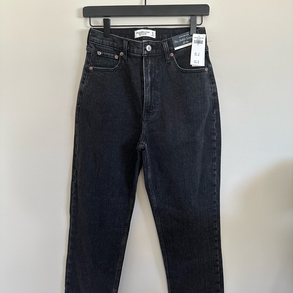 NWT Abercrombie & Fitch Ultra High Rise Ankle Straight Curve Love Jeans Size 4r